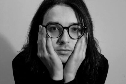 Thomas Almeida estreia na carreira solo com “Tropical Mirage”