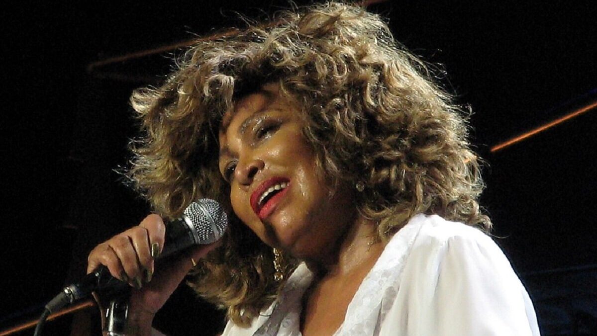 Estátua de Tina Turner gera críticas por sua aparência