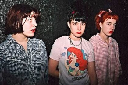 Singles do Bikini Kill “The Anti-Pleasure Dissertation” e “I Like Fucking” ganham relançamento em vinil