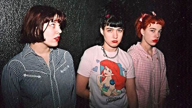 Singles do Bikini Kill “The Anti-Pleasure Dissertation” e “I Like Fucking” ganham relançamento em vinil