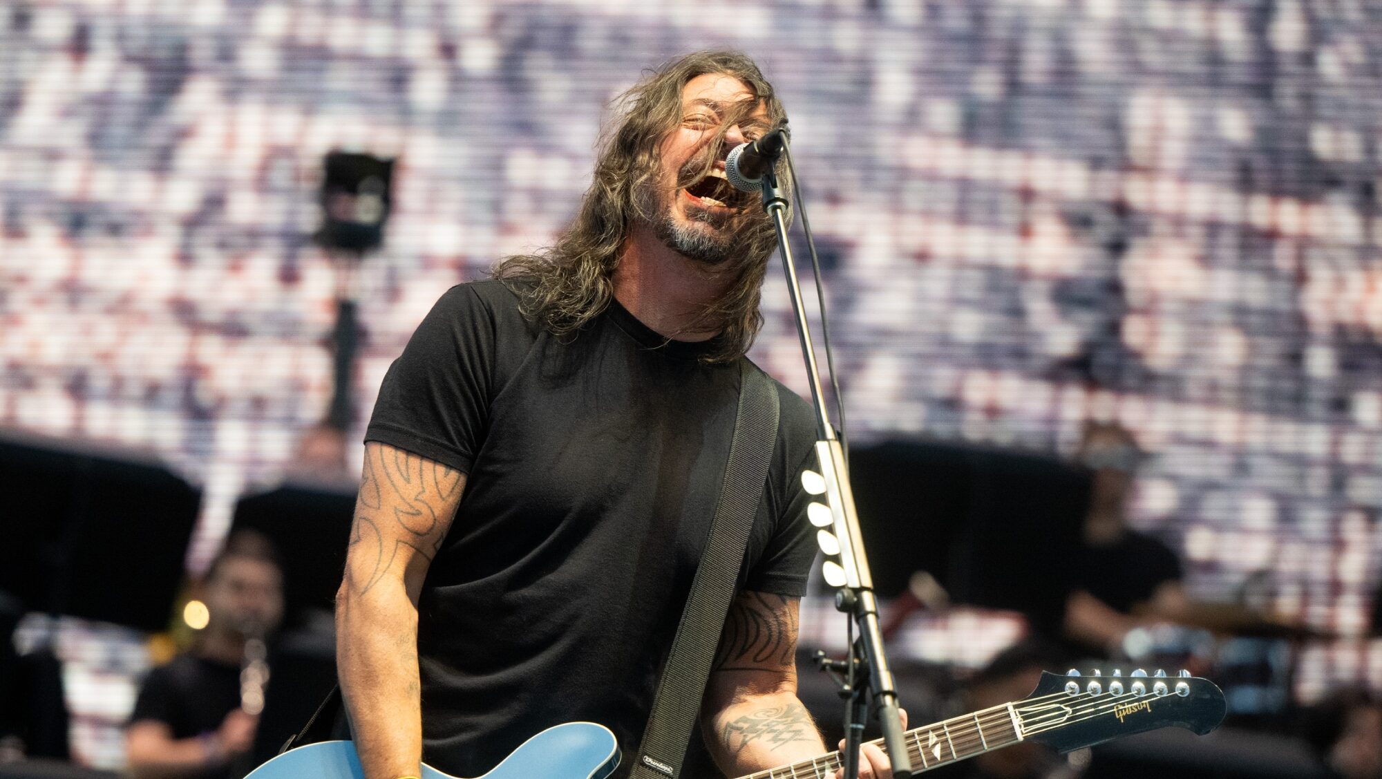 Foo Fighters lançam clipe de “Of All People”