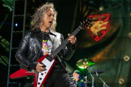 Guitarra de Kirk Hammett leiloada por US$ 76,8 mil