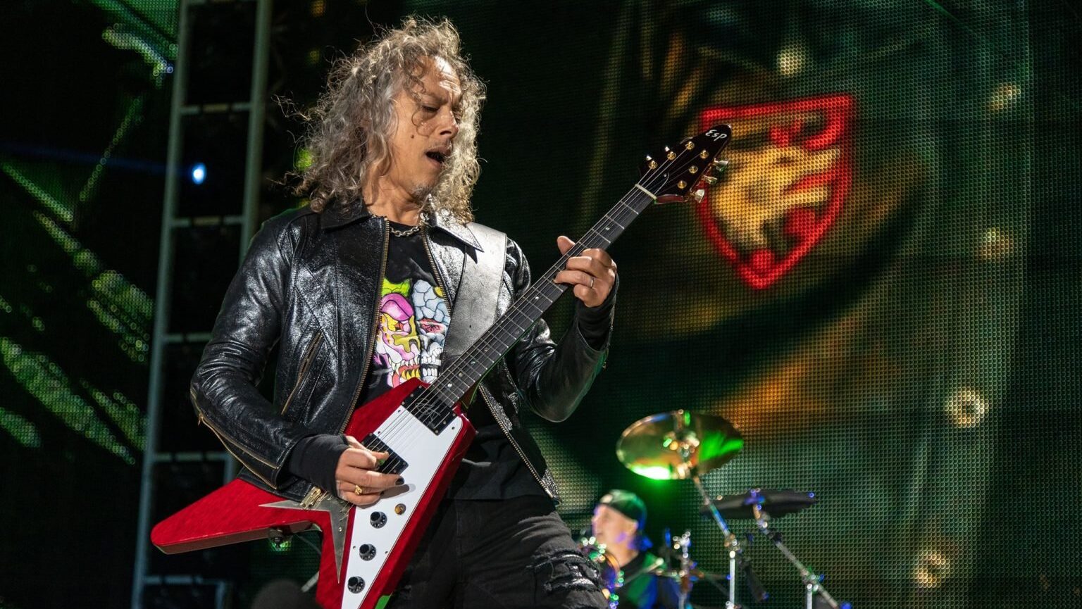Guitarra de Kirk Hammett leiloada por US$ 76,8 mil