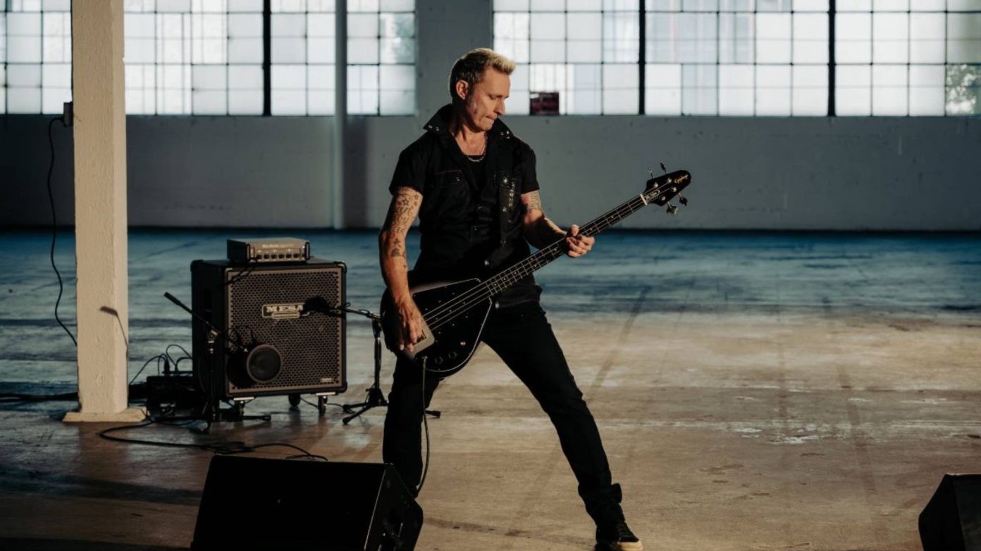 Mike Dirnt lança baixo Grabber G-3 em parceria com Epiphone