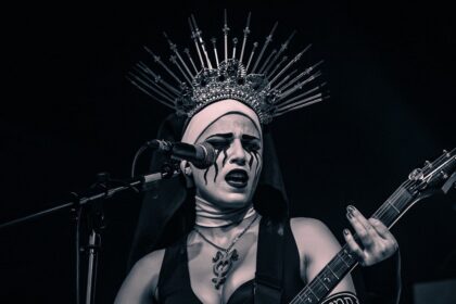 Amber Maldonado acusa Dogma de abuso e scripts por IA