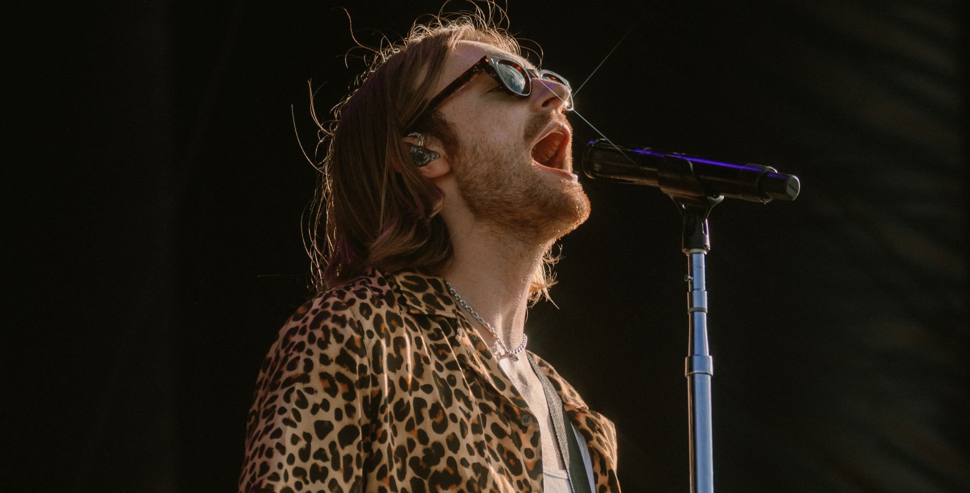 Finneas cria tema da Apple TV+ com três versões originais