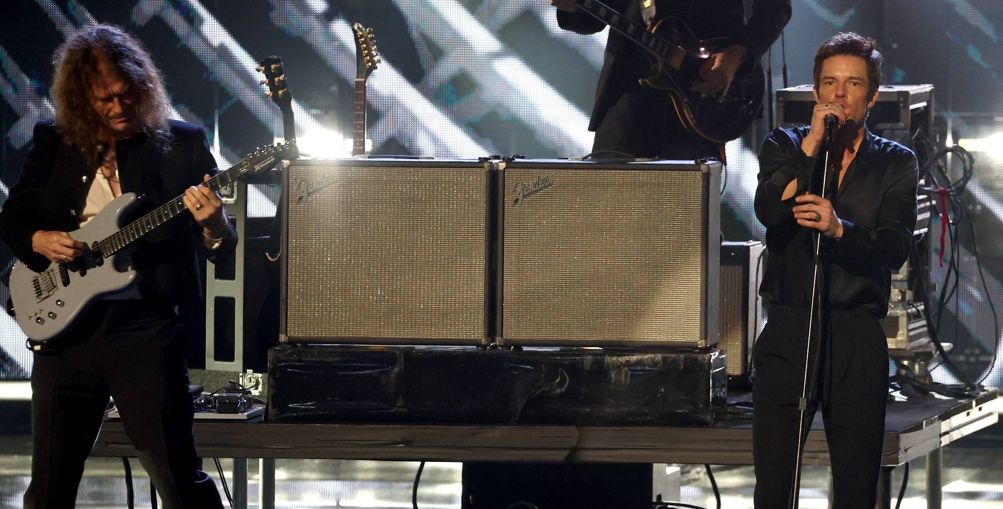 The Killers homenageia Warren Zevon no Hall da Fama 2025