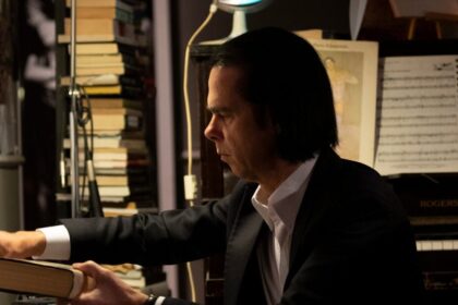 Exposição virtual Nick Cave estreia online em 3D interativa