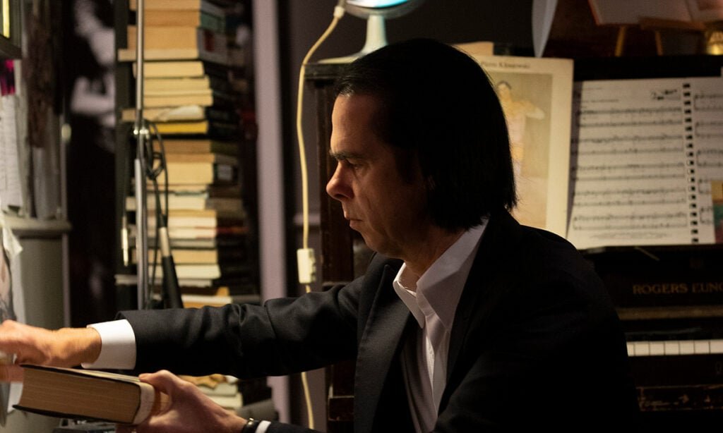 Exposição virtual Nick Cave estreia online em 3D interativa