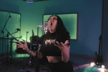 Fernanda Lyra canta em “Unexpected Projection”, novo single da New Democracy