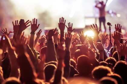 Indústria musical britânica bate recorde de £8 bi em 2024