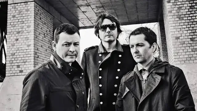 Manic Street Preachers exibem Escape From History em Londres