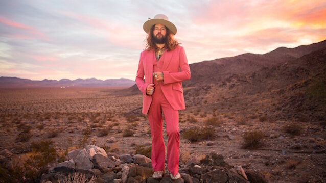 Jay Buchanan, do Rival Sons, anuncia álbum solo “Weapons Of Beauty” e lança “Caroline”