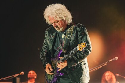 Steve Lukather rebate críticas e defende formação do Toto
