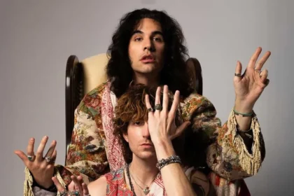 Stanley Simmons, filhos de Paul Stanley e Gene Simmons, lançam single de estreia