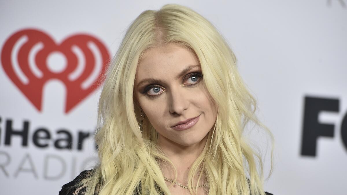 Taylor Momsen explica por que The Pretty Reckless não usa backing tracks em shows