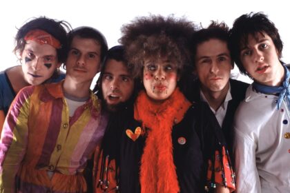 The Moldy Peaches marca show de reunião único em NY