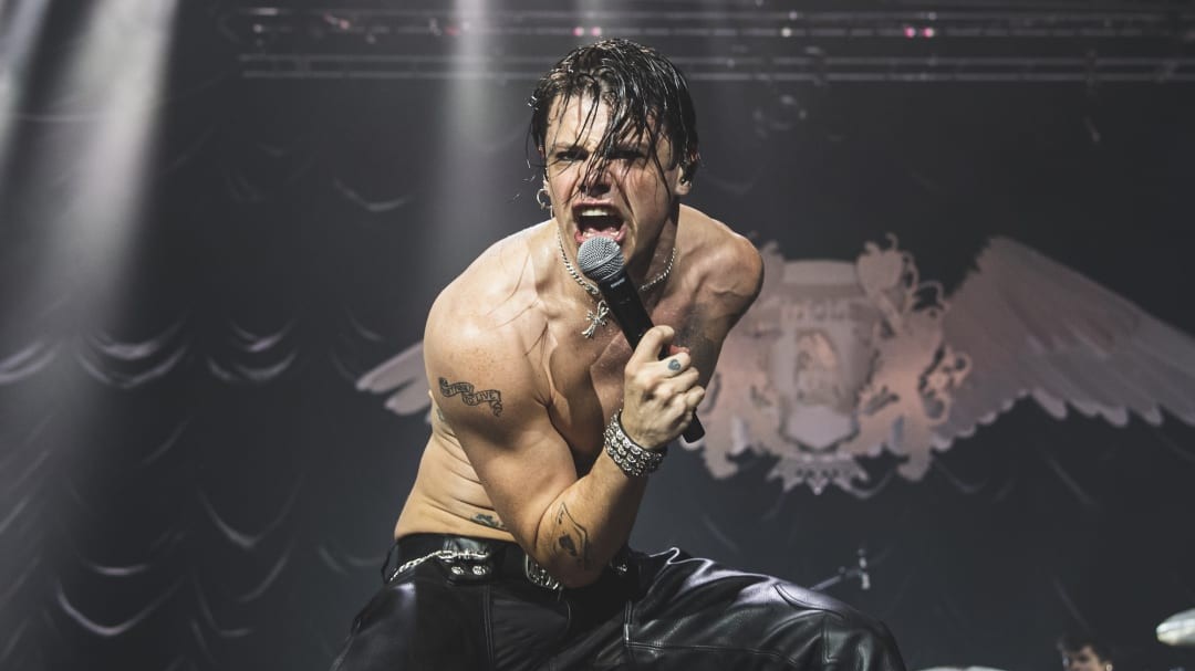 Yungblud cancela toda a turnê 2025 por motivos de saúde