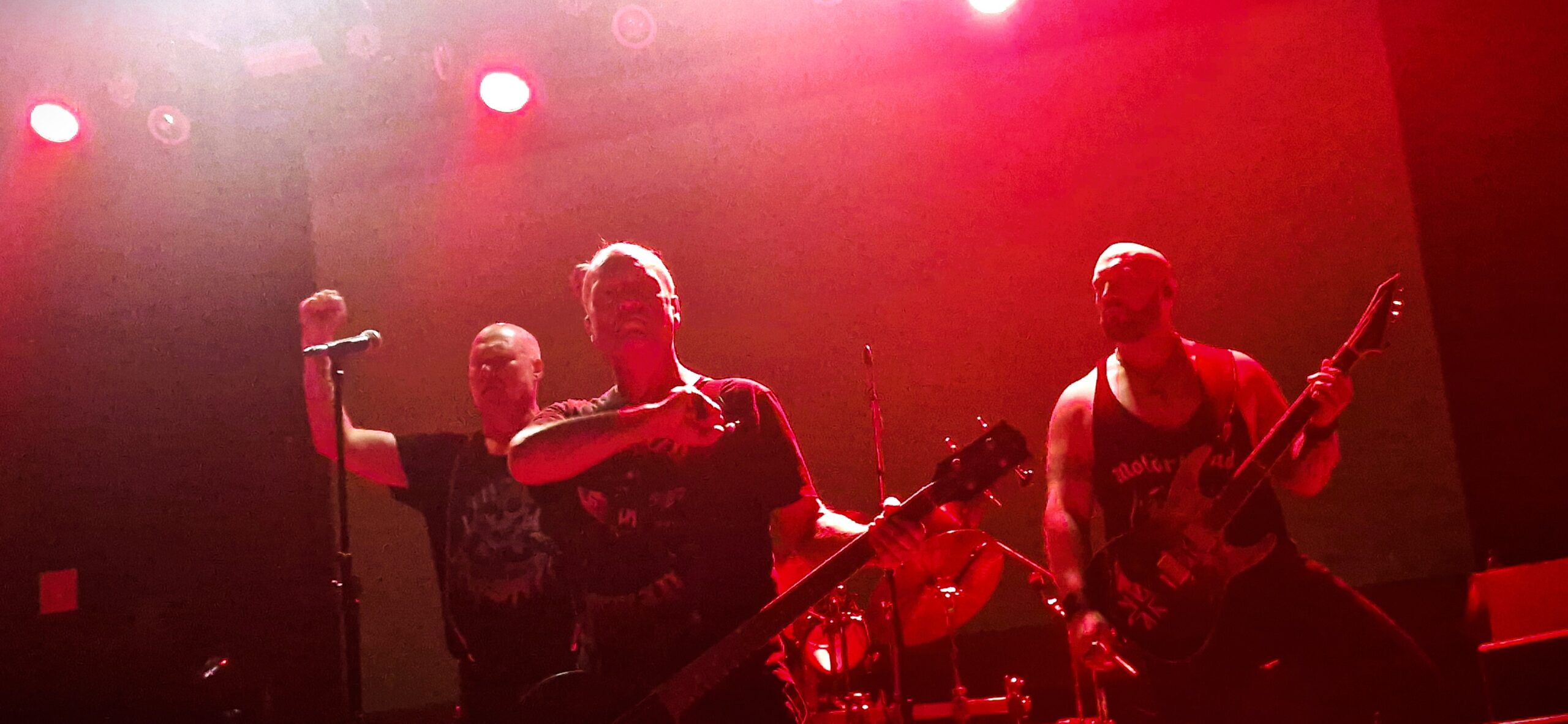 Messiah, Necrobutcher, Ghul e Manheim ao fundo; Créditos: Maurício Silva