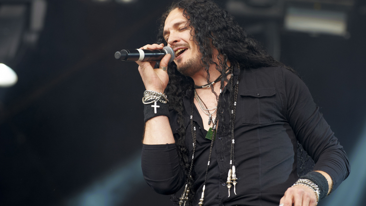 Zp Theart, ex-Dragonforce, lança versão acústica de “Trail Of Broken Hearts”
