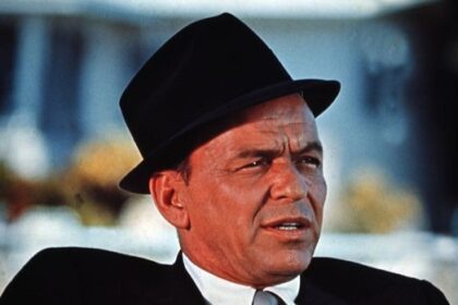 Frank Sinatra lidera parada após 58 anos e bate recorde