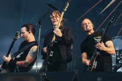 Alter Bridge lança novo single “Playing Aces” antes de álbum homônimo