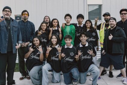Deftones lança merch beneficente com time infantil de Sacramento