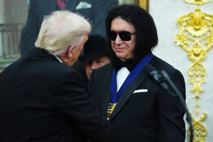 Gene Simmons faz declaração forte sobre a América em show solo
