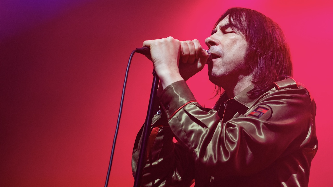Primal Scream no Roundhouse repudia símbolo polêmico em show