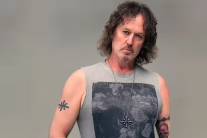 Carl Sentance, ex-vocalista do Nazareth, comenta sua saída e revela próximos projetos