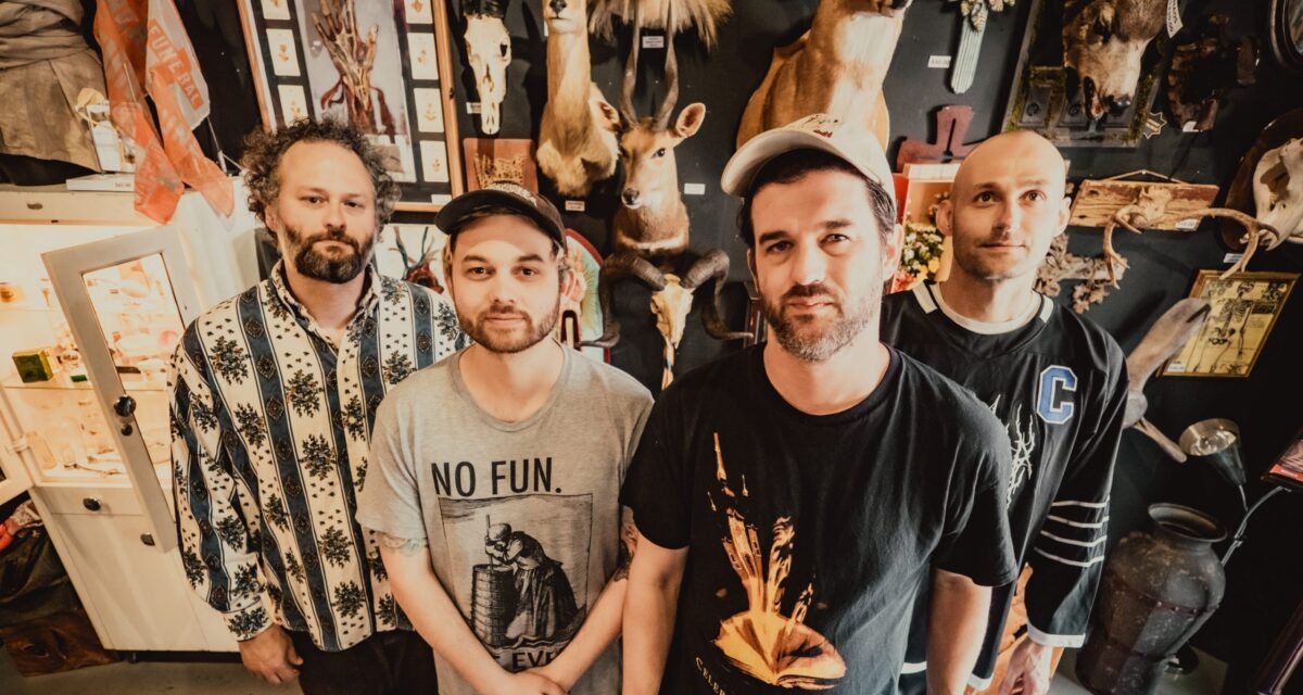 Chat Pile anuncia novo álbum “Who Loves The Sun” e lança clipe de “Deep Blue”