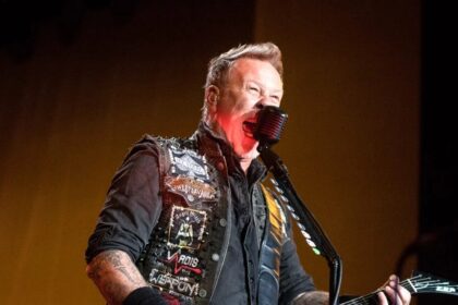 James Hetfield grava versão de clássico natalino