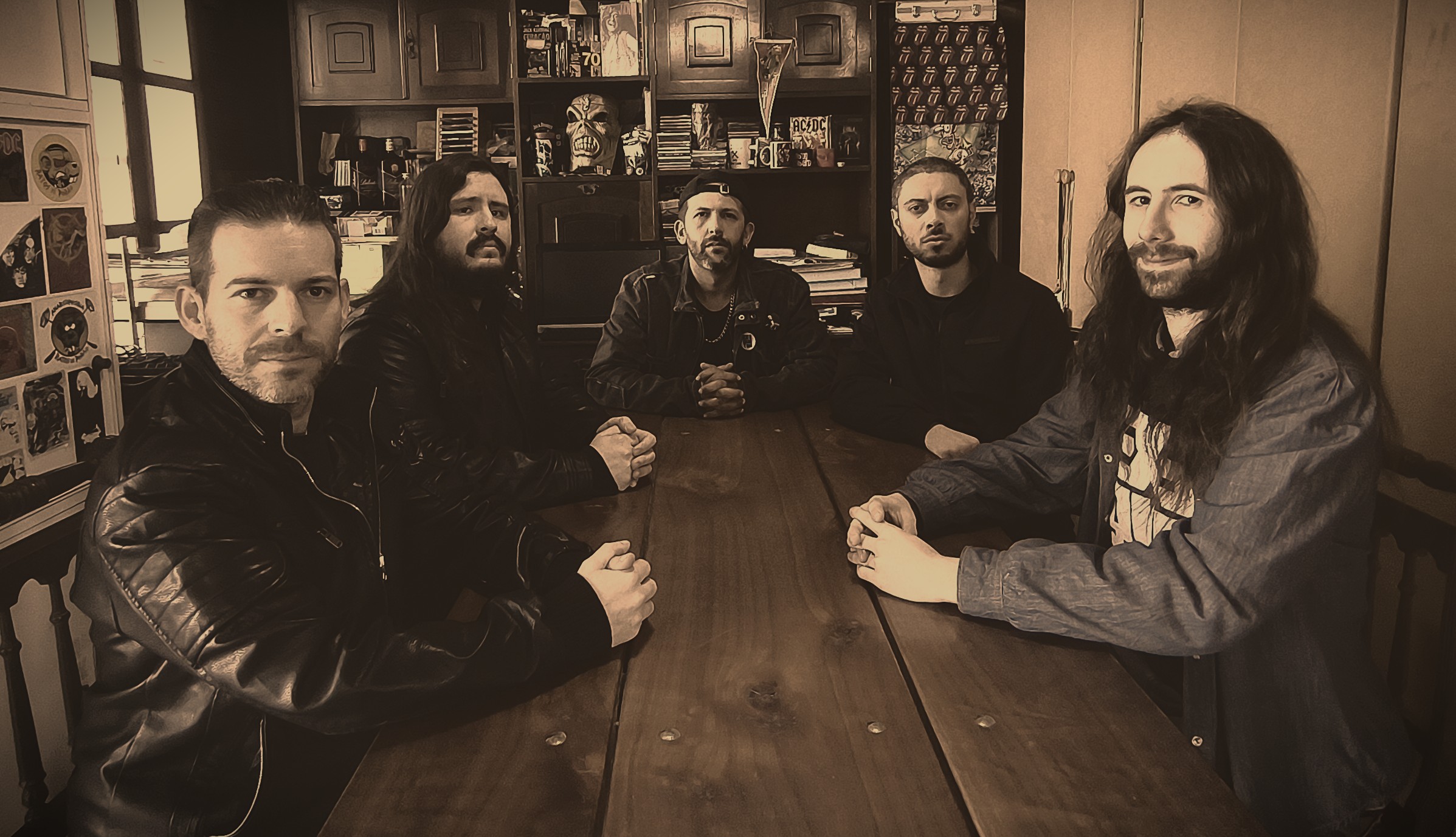 Exequator lança single “Gods” e discute vícios da fé e poder
