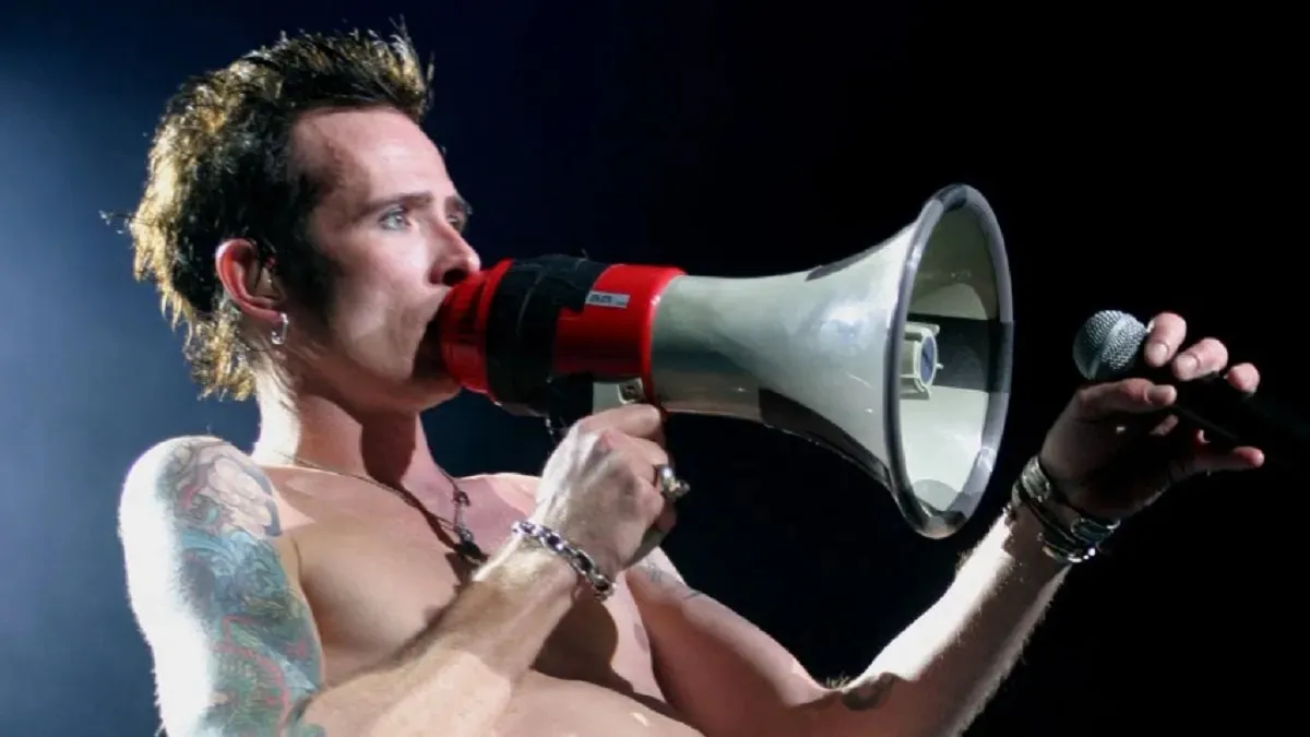 Música inédita de Scott Weiland é lançada no aniversário de sua morte