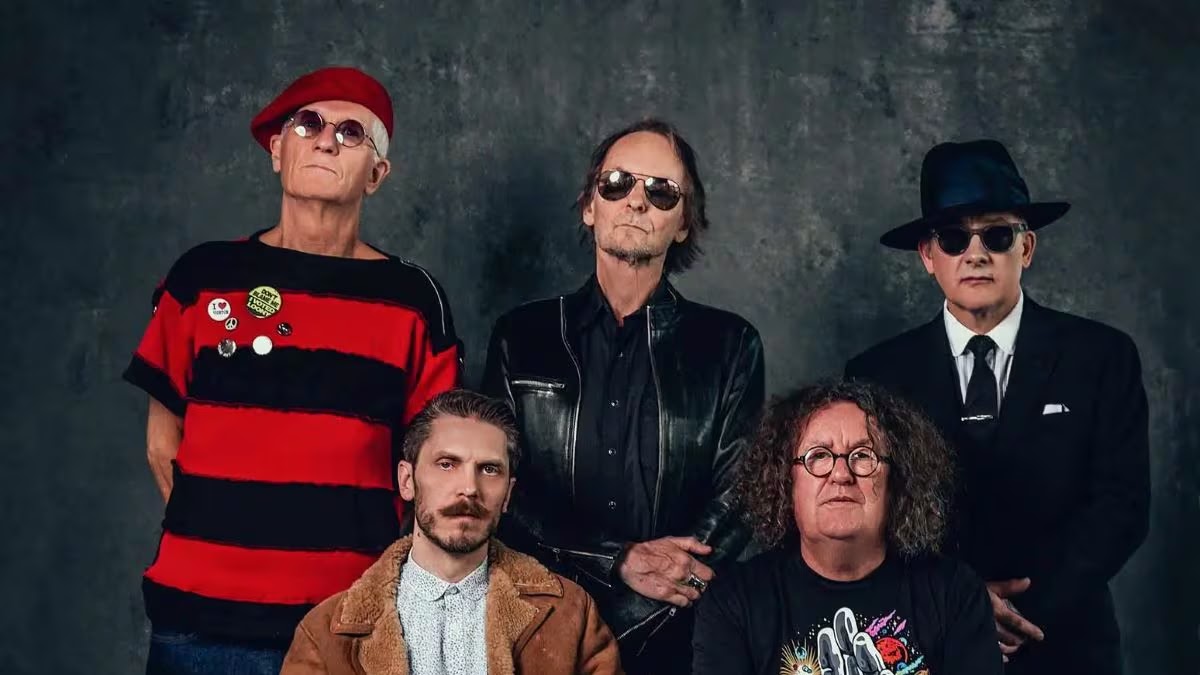 The Damned lança cover de ‘See Emily Play’