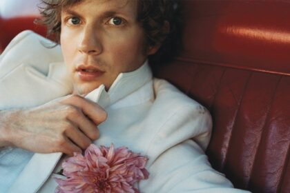 Beck lança mini-álbum com raridades, covers e faixas inéditas