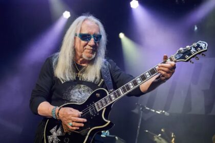 Mick Box volta ao Uriah Heep em show no Rock Legends
