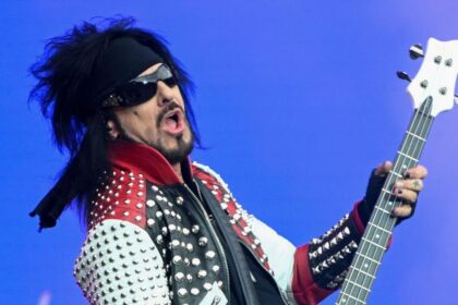 Nikki Sixx adverte stalkers: família está bem protegida