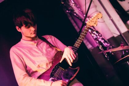 Morte de Matt Kwasniewski-Kelvin aos 26 abala Black Midi