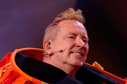 John Lydon usa cachê do Masked Singer em álbum da PiL