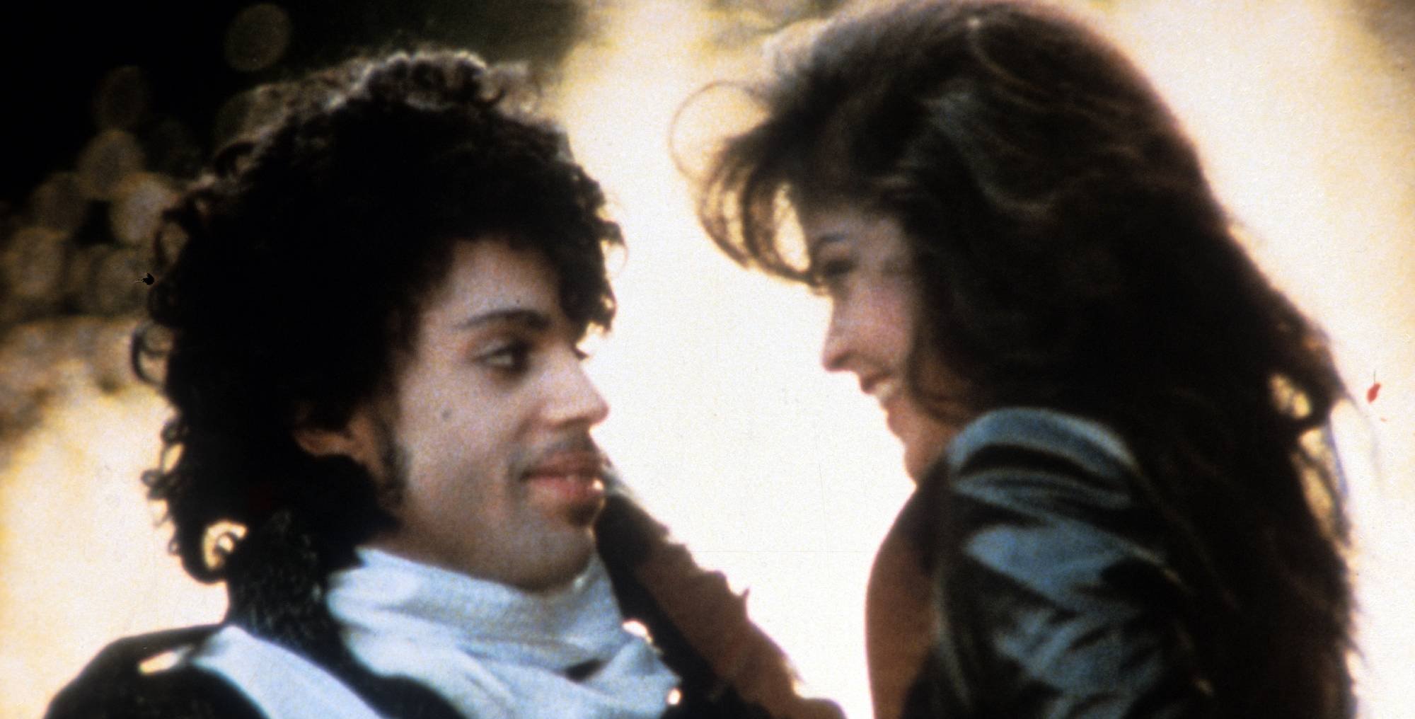 Apollonia processa herdeiros de Prince por uso do nome