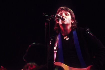 Paul McCartney lança documentário “Man On The Run” no cinema
