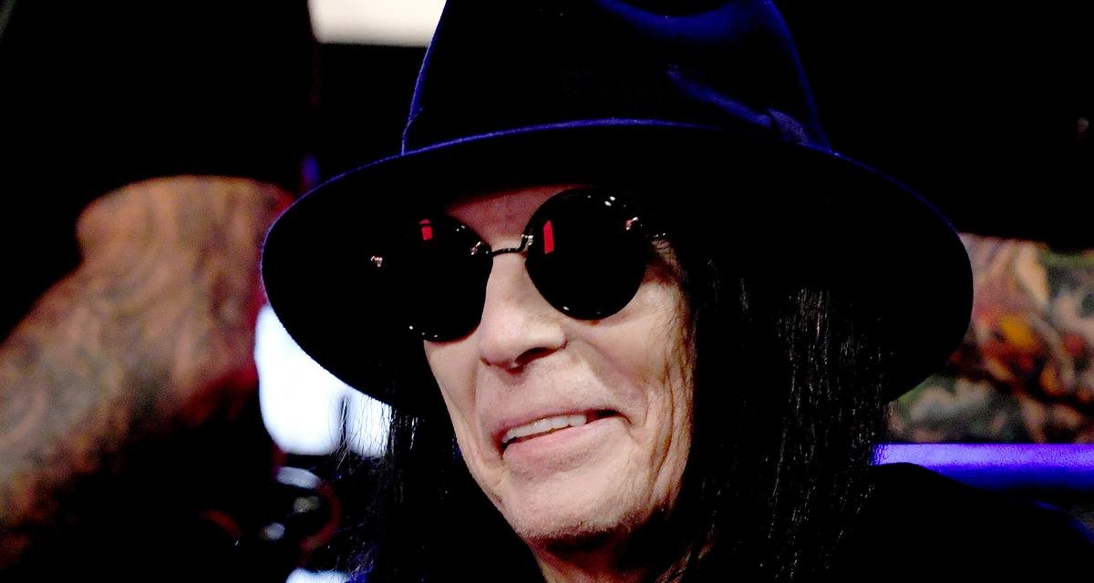 Mötley Crüe anuncia parceria para coleção premium de cards colecionáveis