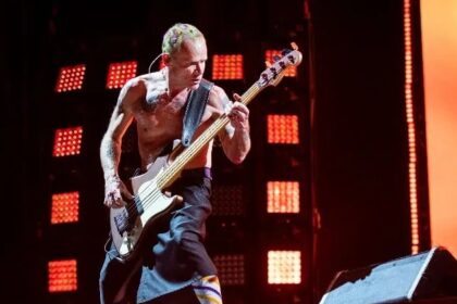 Flea lança álbum solo ‘Honora’ e anuncia turnê mundial