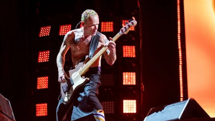 Flea lança álbum solo ‘Honora’ e anuncia turnê mundial