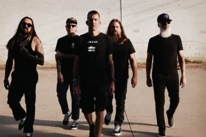 Randy Blythe, do Lamb of God, sobre “Into Oblivion”: “Jovens precisam se engajar politicamente”