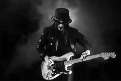 Mick Mars contesta decisão judicial a favor do Motley Crue