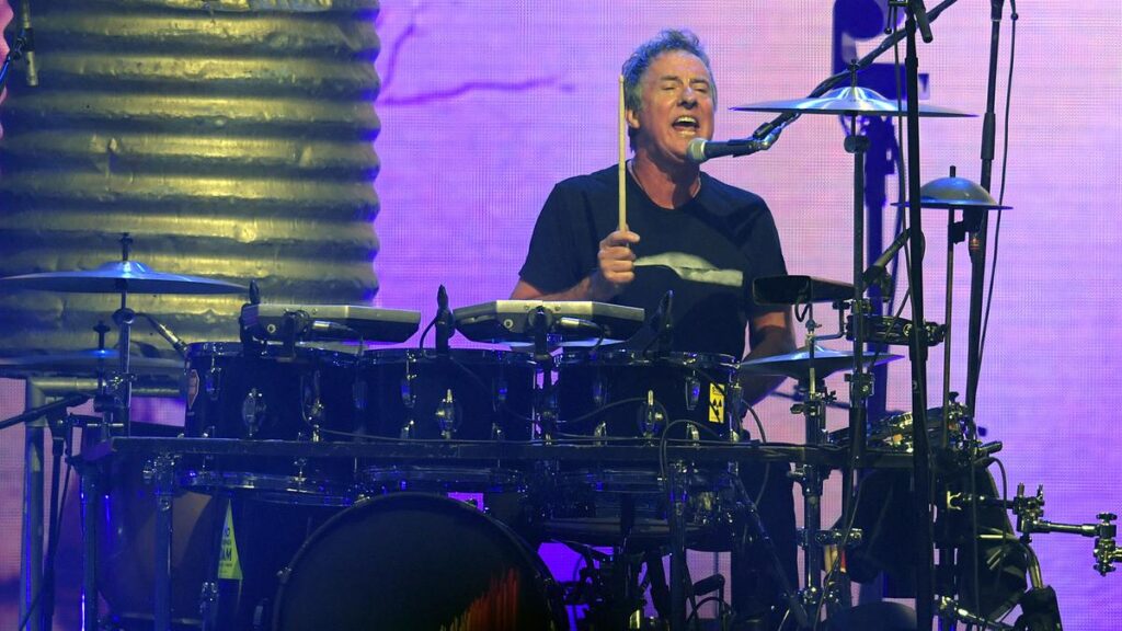 Rob Hirst, baterista do Midnight Oil, morre aos 70 anos
