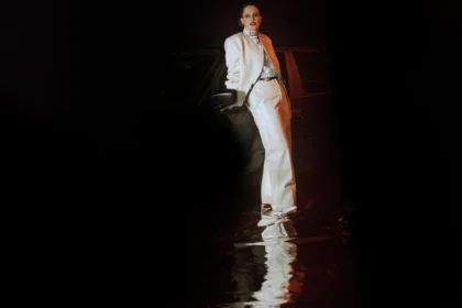 Novo EP de Anna Calvi traz Iggy Pop no single “Gods Lonely Man”