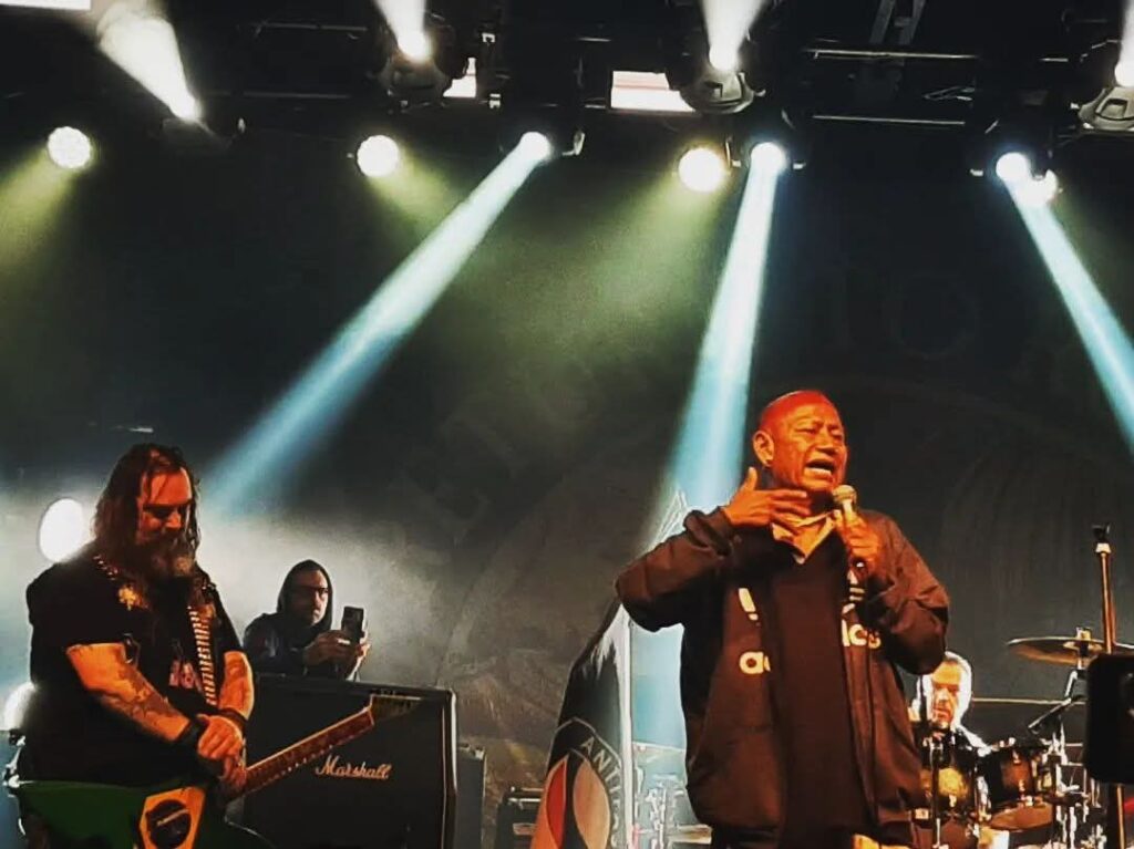 Cipassé fazendo discurso no show Return To Roots em São Paulo, 7 de Agosto, 2022 na Audio Club; Créditos: Maurício Silva